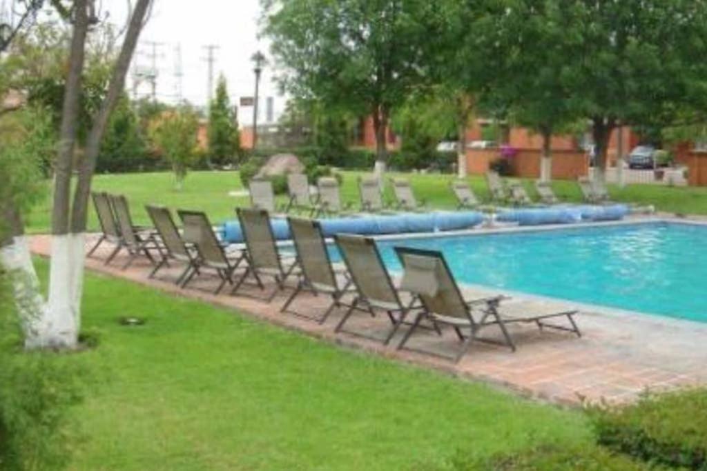 Amplia Suite Alberca Av Bernardo Quintana 12D Mendiola Luaran gambar